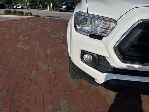 Used 2022 Toyota Tacoma SR5 AWD/4WD image 21