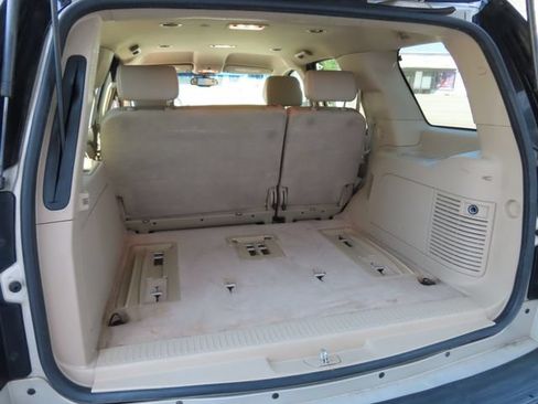 Used 2008 GMC Yukon SLT w/ SLT Preferred Equipment Group AWD/4WD image 8
