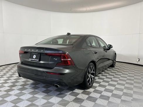 Used 2019 Volvo S60 T6 Momentum w/ Multimedia Package image 7