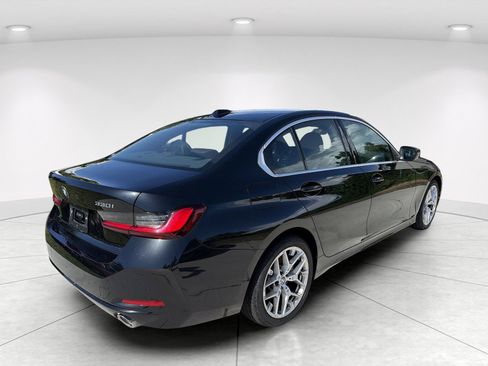 Certified 2025 BMW 330i Sedan RWD image 4