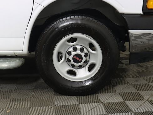 Used 2024 GMC Savana 2500 w/ Driver Convenience Package image 17