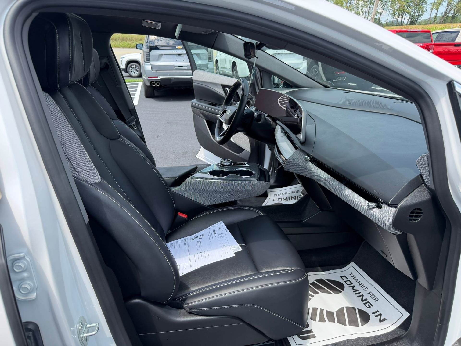 Certified 2025 Cadillac Optiq Luxury 1 AWD/4WD image 33