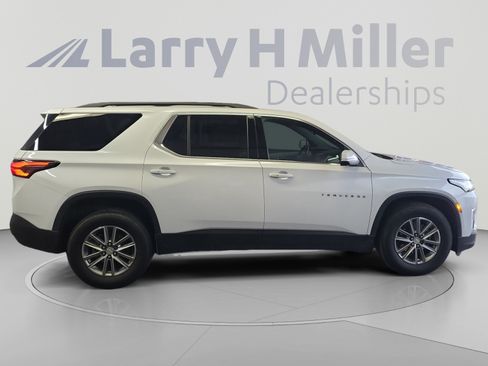 Used 2023 Chevrolet Traverse LT w/ Rear Camera Mirror Package AWD/4WD image 6