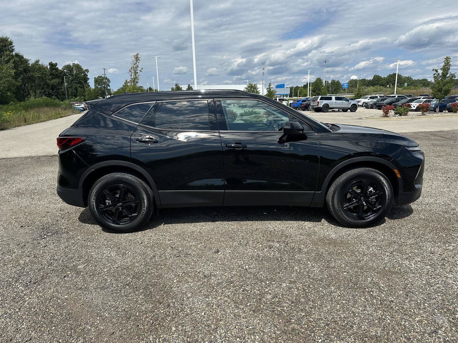 Certified 2023 Chevrolet Blazer LT w/ Convenience Package AWD/4WD image 4