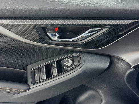 Used 2018 Subaru Crosstrek 2.0i Limited image 17