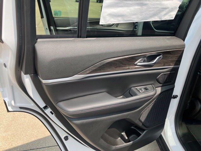 New 2026 Jeep Grand Cherokee Limited w/ Luxury Tech Group II AWD/4WD image 22