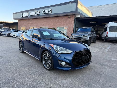 Used 2016 Hyundai Veloster Turbo image 2
