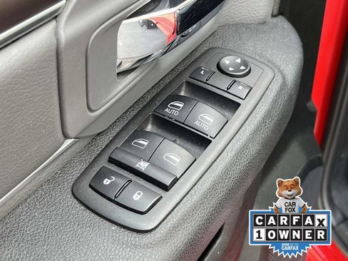 Used 2024 RAM 1500 Classic SLT image 24