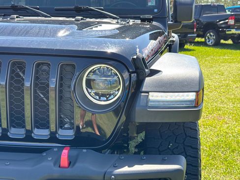 Used 2022 Jeep Gladiator Rubicon w/ LED Lighting Group AWD/4WD image 9