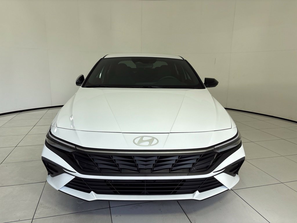 Certified 2025 Hyundai Elantra SEL FWD image 8