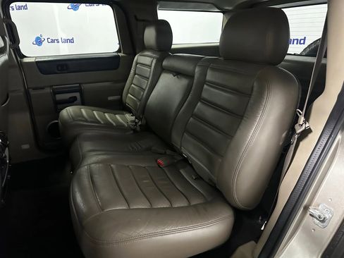 Used 2004 HUMMER H2 w/ Preferred Equipment Group AWD/4WD image 16