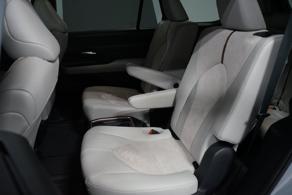 Used 2026 Toyota Grand Highlander AWD Hybrid image 30