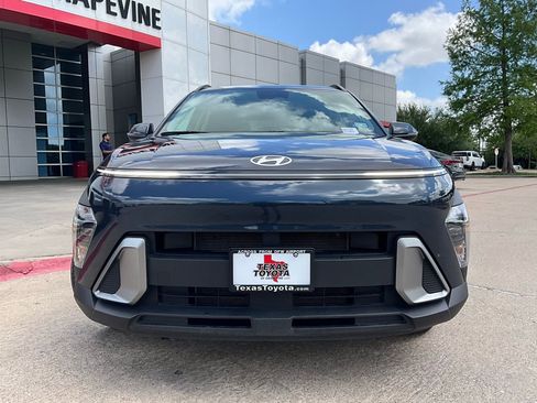 Used 2025 Hyundai Kona SEL image 3