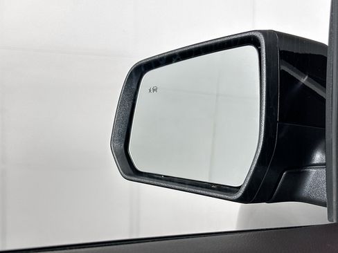 Used 2020 GMC Acadia SLT w/ LPO, Floor Liner Package FWD image 16