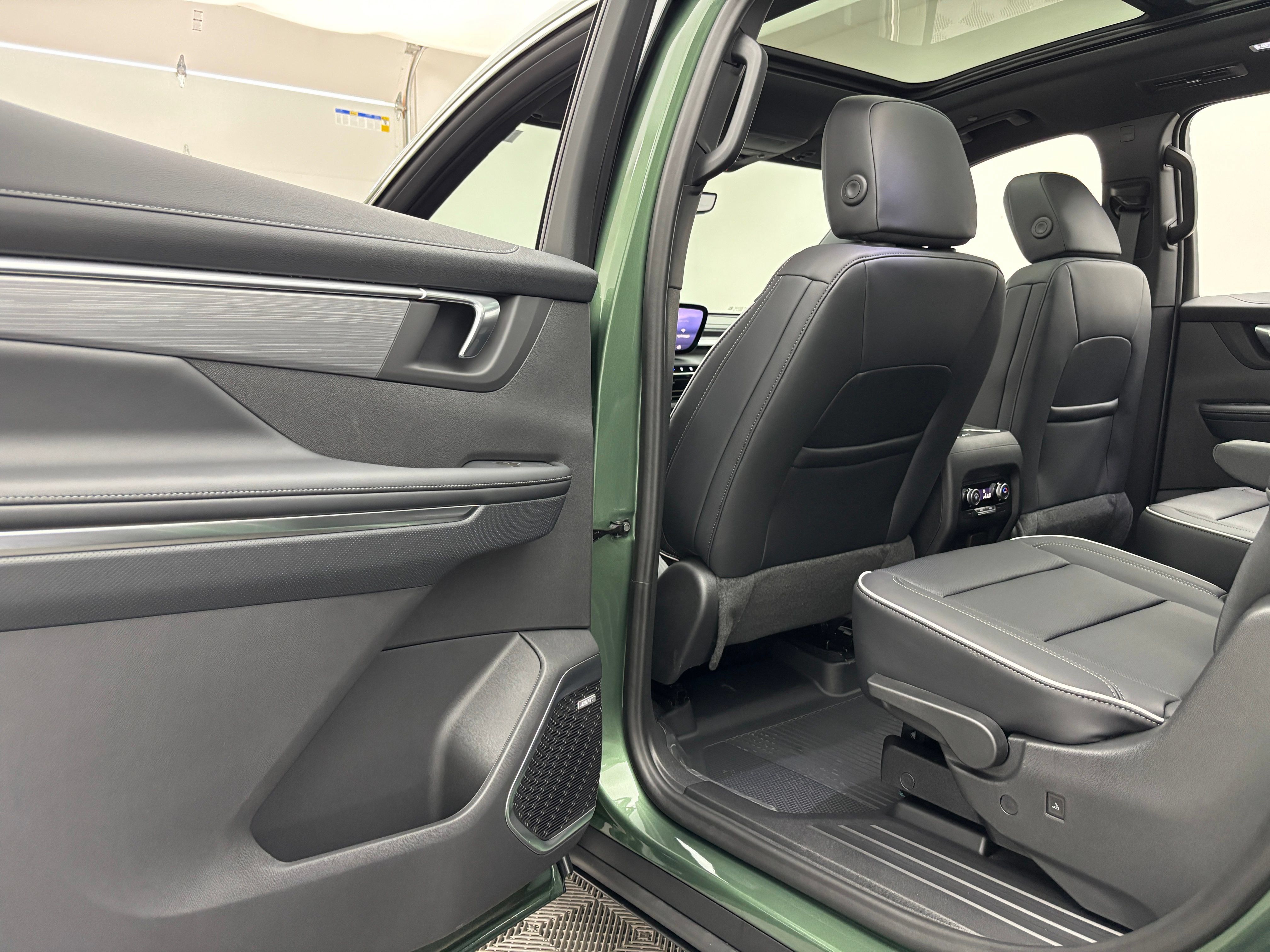 New 2027 Buick Enclave Preferred w/ Power Package AWD/4WD image 44
