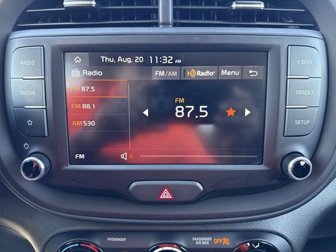 Used 2025 Kia Soul LX w/ LX Technology Package FWD image 12