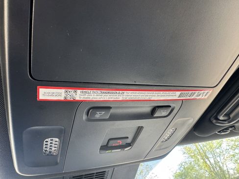 Used 2025 Toyota Camry SE image 31