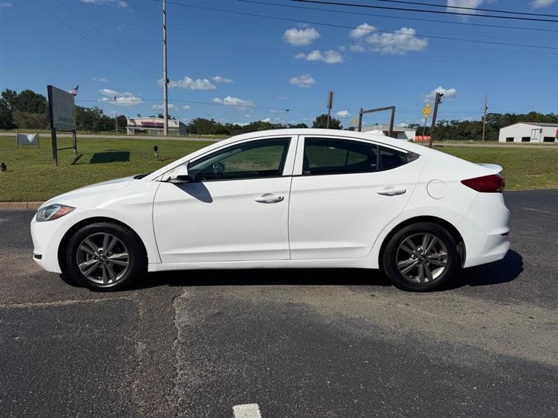 Used 2018 Hyundai Elantra SEL w/ Cargo Package FWD image 2