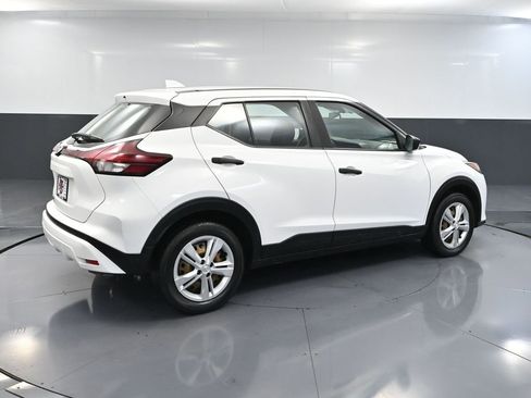 Used 2021 Nissan Kicks S image 5
