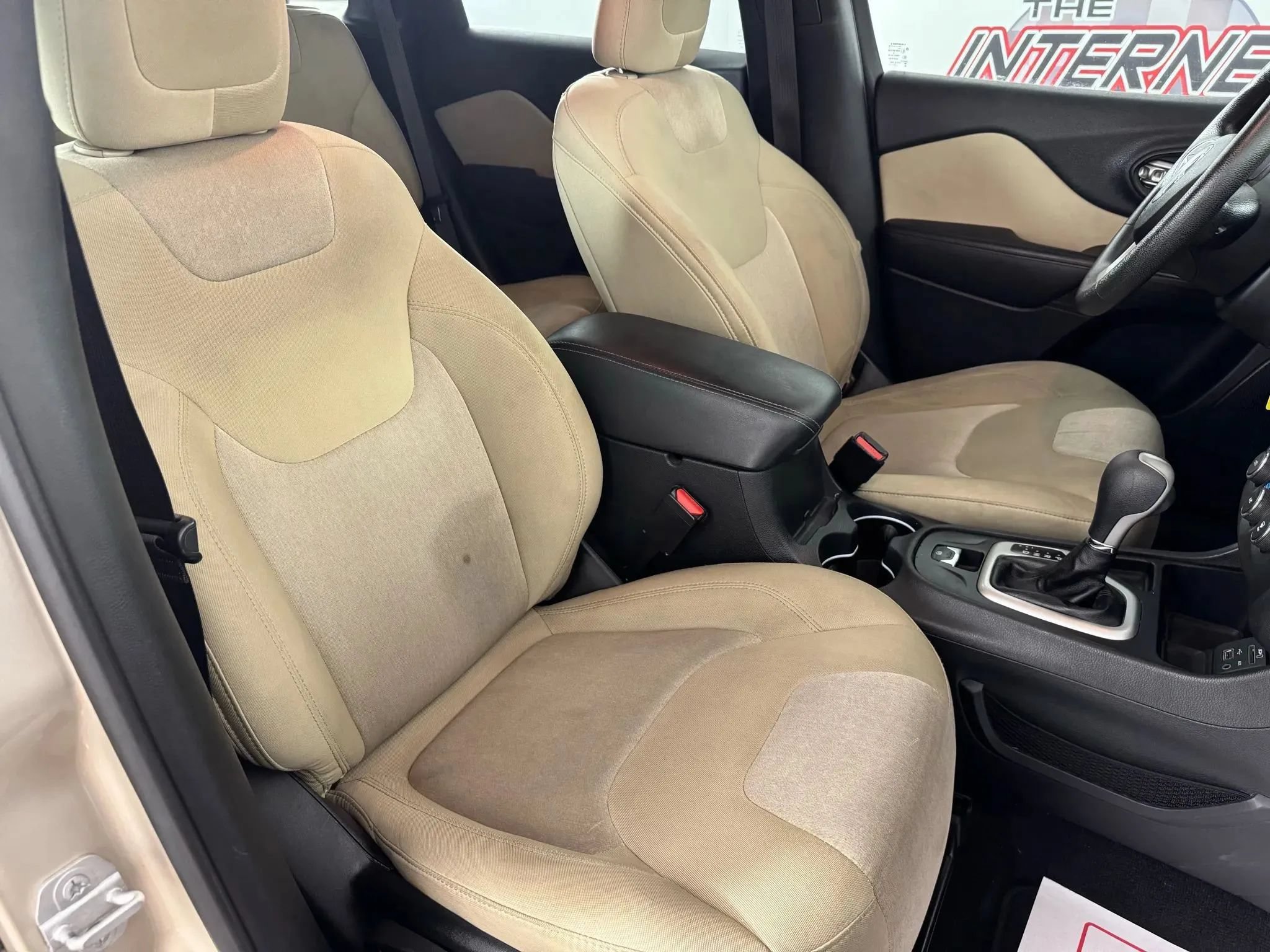 Used 2015 Jeep Cherokee Sport FWD image 30