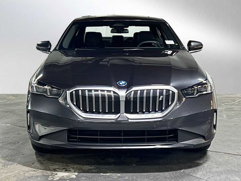 Used 2025 BMW i5 eDrive40i RWD image 8