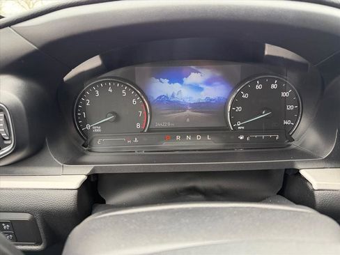 Used 2021 Ford Explorer XLT w/ Equipment Group 202A image 15