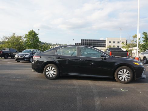 Used 2023 Toyota Camry LE FWD image 3
