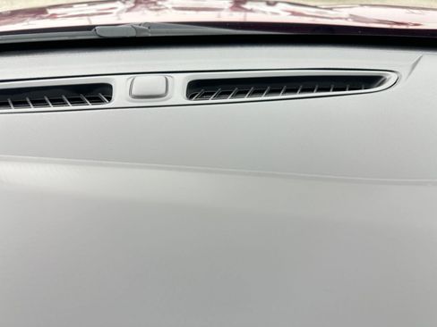 Used 2025 Chevrolet Trax LT image 18