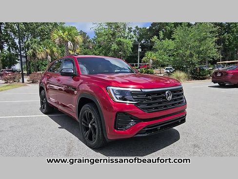 Used 2025 Volkswagen Atlas Cross Sport SEL R-Line AWD/4WD image 17