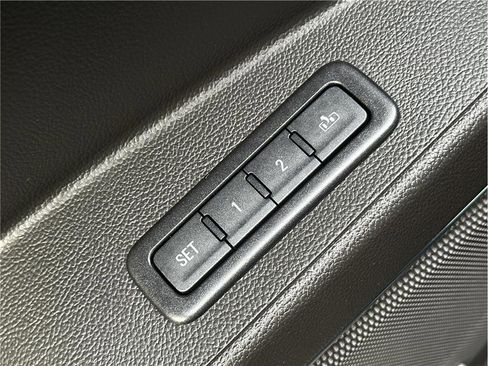 Used 2018 Chevrolet Tahoe LT image 31