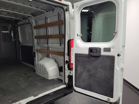 Used 2025 RAM ProMaster 2500 w/ U-Haul Equipment Group FWD image 31
