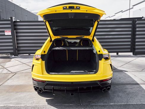 Used 2021 Lamborghini Urus AWD/4WD image 16