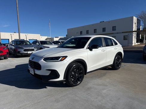 Used 2023 Honda HR-V Sport image 2