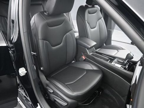New 2026 Jeep Compass Limited w/ Sun, Sound & Navigation Group AWD/4WD image 23