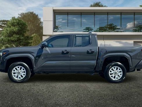 Used 2025 Toyota Tacoma SR5 AWD/4WD image 7