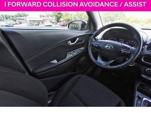 Certified 2022 Hyundai Kona SEL w/ Convenience Package FWD image 9