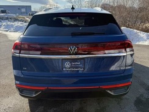 Certified 2025 Volkswagen Atlas Cross Sport SE image 5