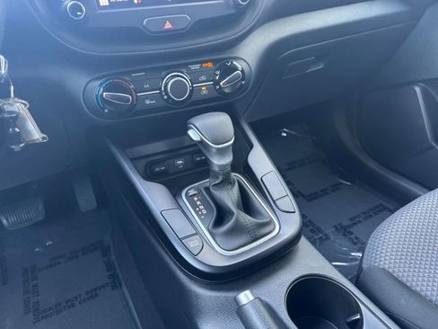 Used 2025 Kia Soul LX w/ LX Technology Package image 39