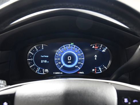 Used 2017 Cadillac Escalade Luxury image 31