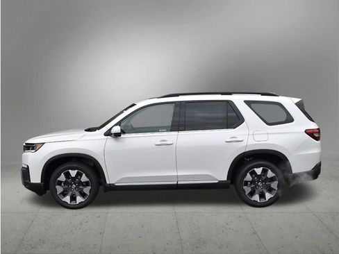 New 2026 Honda Pilot Touring image 2