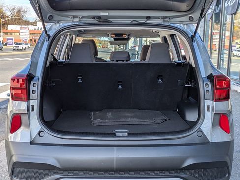 Certified 2023 Kia Seltos LX image 8