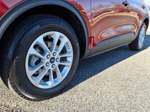 Used 2021 Ford Escape SE w/ Convenience Package image 9