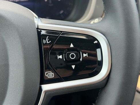 New 2026 Volvo XC60 B5 Plus w/ Protection Package Premier AWD/4WD image 11