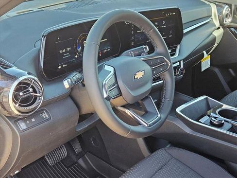 New 2026 Chevrolet Equinox LT image 3