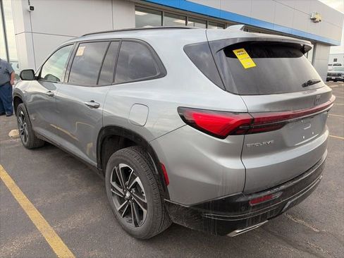 Used 2025 Buick Enclave Sport Touring image 4