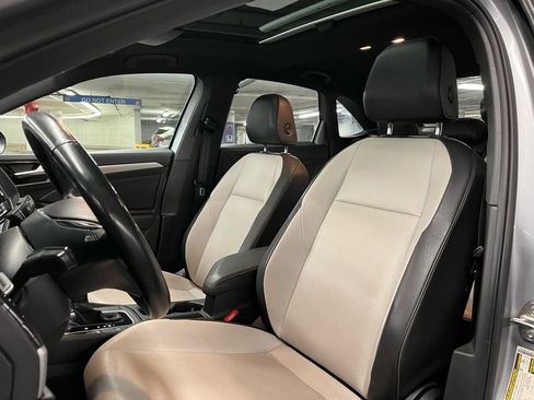 Used 2020 Volkswagen Jetta R-Line w/ R-Line Cold Weather Package image 17