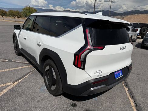 Used 2024 Kia EV9 Wind AWD/4WD image 6