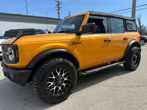 Used 2022 Ford Bronco 4-Door image 2
