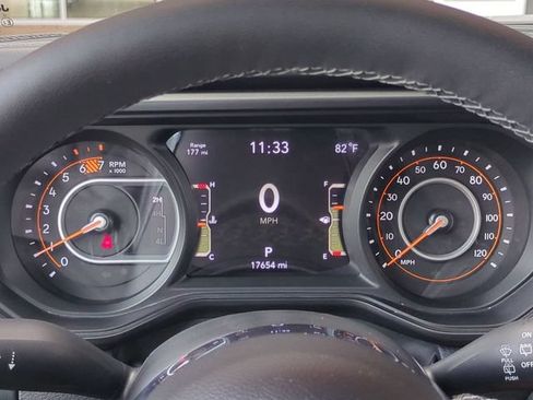 Used 2026 Jeep Wrangler Unlimited Sahara AWD/4WD image 26