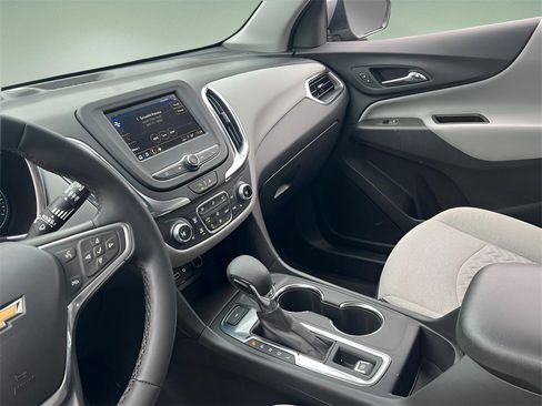 Used 2023 Chevrolet Equinox LT w/ Driver Convenience Package image 18